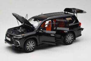 Lexus LX570 J200 Svart LCD 1:18 LCD18010-BL Metall — bild 2 av 8