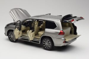 Lexus LX570 Sonic Titan Kyosho 1:18 08955T Metall — bild 5 av 8