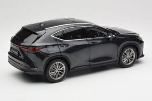 Lexus NX450h+ AZ20 Svart Kyosho 1:18 08968GBK Resin — bild 3 av 8
