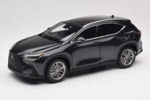 Lexus NX450h+ AZ20 Svart Kyosho 1:18 08968GBK Resin