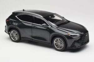 Lexus NX450h+ AZ20 Svart Kyosho 1:18 08968GBK Resin — bild 6 av 8