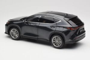 Lexus NX450h+ AZ20 Svart Kyosho 1:18 08968GBK Resin — bild 7 av 8