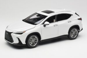 Lexus NX450h+ AZ20 Vit Kyosho 1:18 08968Q Resin