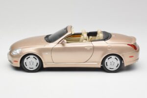 Lexus SC430 Beige Maisto 1:18 31629 Metall — bild 4 av 8