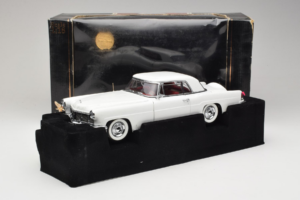 Lincoln Continental Mark II Vit Road Signature 1:18 20078-P1 Metall — bild 6 av 6