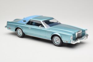 Lincoln Continental Mark V Blue Metallic MCG 1:18 MCG18369 Metall — bild 4 av 6