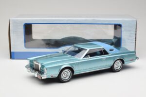 Lincoln Continental Mark V Blue Metallic MCG 1:18 MCG18369 Metall — bild 6 av 6