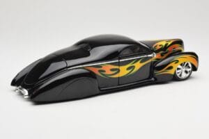 Lincoln Zephyr Scrape Custom Svart med Flammor Hot Wheels 1:18 57319 Metall — bild 3 av 8