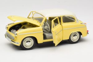 Lloyd Alexander TS Gul Revell 1:18 08958 Metall — bild 2 av 8