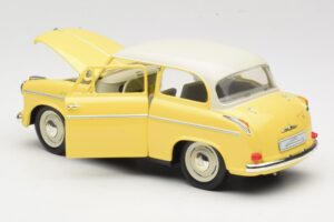 Lloyd Alexander TS Gul Revell 1:18 08958 Metall — bild 5 av 8