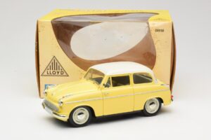 Lloyd Alexander TS Gul Revell 1:18 08958 Metall — bild 8 av 8