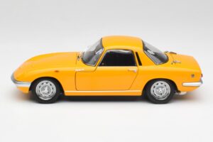 Lotus Elan S/E Racing Gul AUTOart 1:18 75352 Metall — bild 4 av 8
