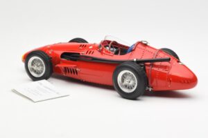Maserati 250F J-M. Fangio F1 World Champion 1957 CMC 1:18 M-051 Metall — bild 4 av 6