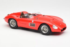 Maserati 300S Röd CMC 1:18 M-105 Metall — bild 4 av 6