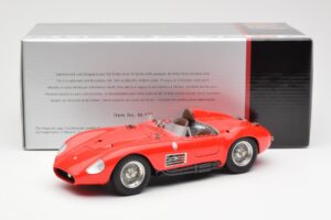 Maserati 300S Röd CMC 1:18 M-105 Metall — bild 6 av 6