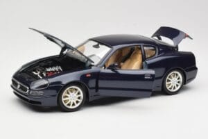 Maserati 3200 GT Svart Bburago 1:18 3371 Metall — bild 2 av 8