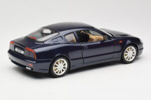 Maserati 3200 GT Svart Bburago 1:18 3371 Metall — bild 3 av 8