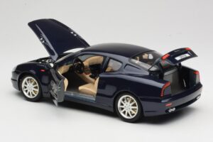 Maserati 3200 GT Svart Bburago 1:18 3371 Metall — bild 5 av 8