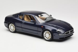 Maserati 3200 GT Svart Bburago 1:18 3371 Metall — bild 6 av 8