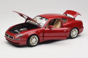 Maserati 3200 GT Mörkröd Bburago 1:18 3341-M2 Metall — bild 2 av 8