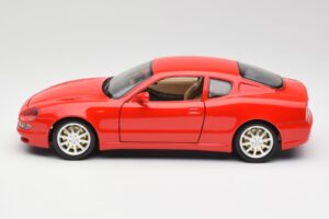 Maserati 3200 GT Röd Bburago 1:18 3341 Metall — bild 4 av 8