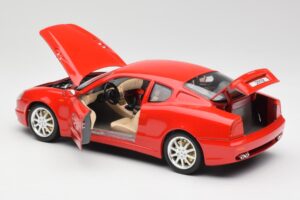 Maserati 3200 GT Röd Bburago 1:18 3341 Metall — bild 5 av 8