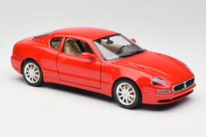 Maserati 3200 GT Röd Bburago 1:18 3341 Metall — bild 6 av 8