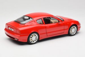 Maserati 3200 GT Rosso Mondiale Bburago 1:18 3341-M1 Metall — bild 3 av 8