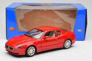 Maserati 3200 GT Rosso Mondiale Bburago 1:18 3341-M1 Metall — bild 8 av 8
