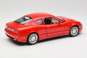 Maserati 3200 GT Röd Specialsamling Bburago 1:18 30071 Metall — bild 3 av 8