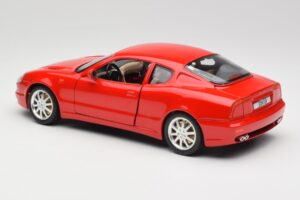 Maserati 3200 GT Röd Specialsamling Bburago 1:18 30071 Metall — bild 7 av 8