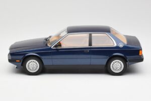 Maserati Biturbo Coupe Mörkblå Metallic Minichamps 1:18 107123500 Metall — bild 3 av 6