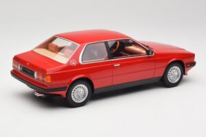 Maserati BiTurbo Coupe Rosso Corsa Minichamps 1:18 107123501 Resin — bild 2 av 6