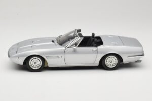 Maserati Ghibli Spyder Silver Minichamps 1:18 100122330 Metall — bild 4 av 7