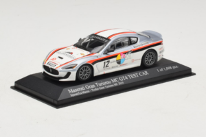 Maserati GranTurismo MC GT4 #12 Sperati / La Mazza Maserati MC 2010 Minichamps 1:43 400101212 Metall — bild 2 av 5
