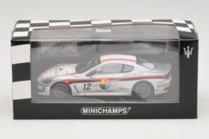 Maserati GranTurismo MC GT4 #12 Sperati / La Mazza Maserati MC 2010 Minichamps 1:43 400101212 Metall — bild 5 av 5