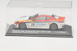 Maserati GranTurismo MC GT4 #28 Smurra / Piancastelli Maserati MC 2010 Minichamps 1:43 400101228 Metall — bild 4 av 5