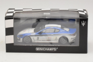 Maserati GranTurismo MC GT4 #9 Moncada / Petrini Maserati MC 2010 Minichamps 1:43 400101209 Metall — bild 4 av 5