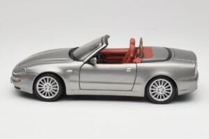 Maserati 4200 GT Spyder Grå Bburago 1:18 18-12019 Metall — bild 4 av 8