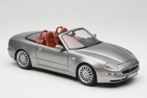 Maserati 4200 GT Spyder Grå Bburago 1:18 18-12019 Metall — bild 6 av 8