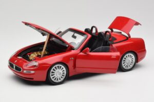 Maserati GT Spyder Röd Bburago 1:18 34097 Metall — bild 2 av 8