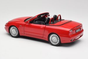 Maserati GT Spyder Röd Bburago 1:18 34097 Metall — bild 5 av 8