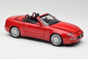 Maserati GT Spyder Röd Bburago 1:18 34097 Metall — bild 6 av 8
