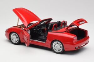 Maserati GT Spyder Röd Bburago 1:18 34097 Metall — bild 7 av 8