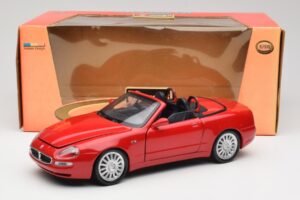 Maserati GT Spyder Röd Bburago 1:18 34097 Metall — bild 8 av 8