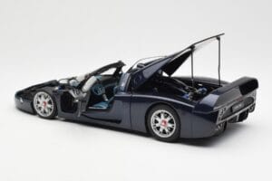 Maserati MC12 Road Car Blå Metallic AUTOart 1:18 75802 Metall — bild 5 av 8