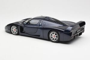 Maserati MC12 Road Car Blå Metallic AUTOart 1:18 75802 Metall — bild 7 av 8