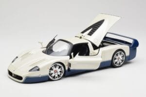 Maserati MC12 Vit Blå Hot Wheels 1:18 G7158 Metall — bild 2 av 8