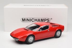 Maserati Merak Röd Minichamps 1:18 107123761 Resin — bild 6 av 6