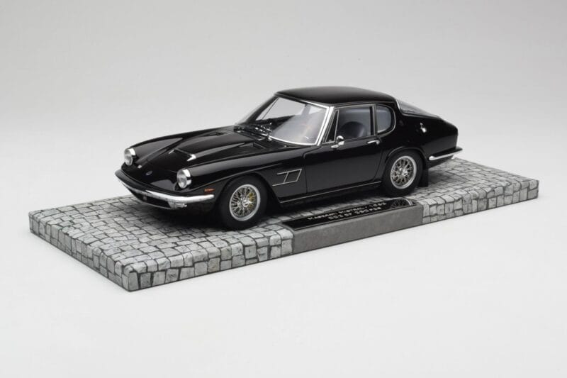 Maserati Mistral Svart Minichamps 1:18 107123421 Resin